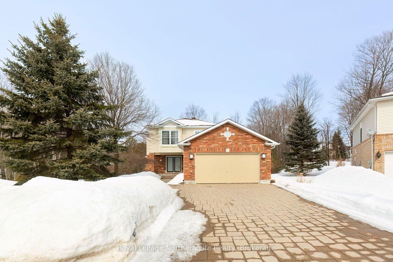 75 Kenwood Hills Dr, North Bay - Airport image-0-0