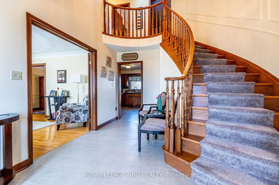 23 Elmvale Cres, Port Colborne - Main Street image-0-4