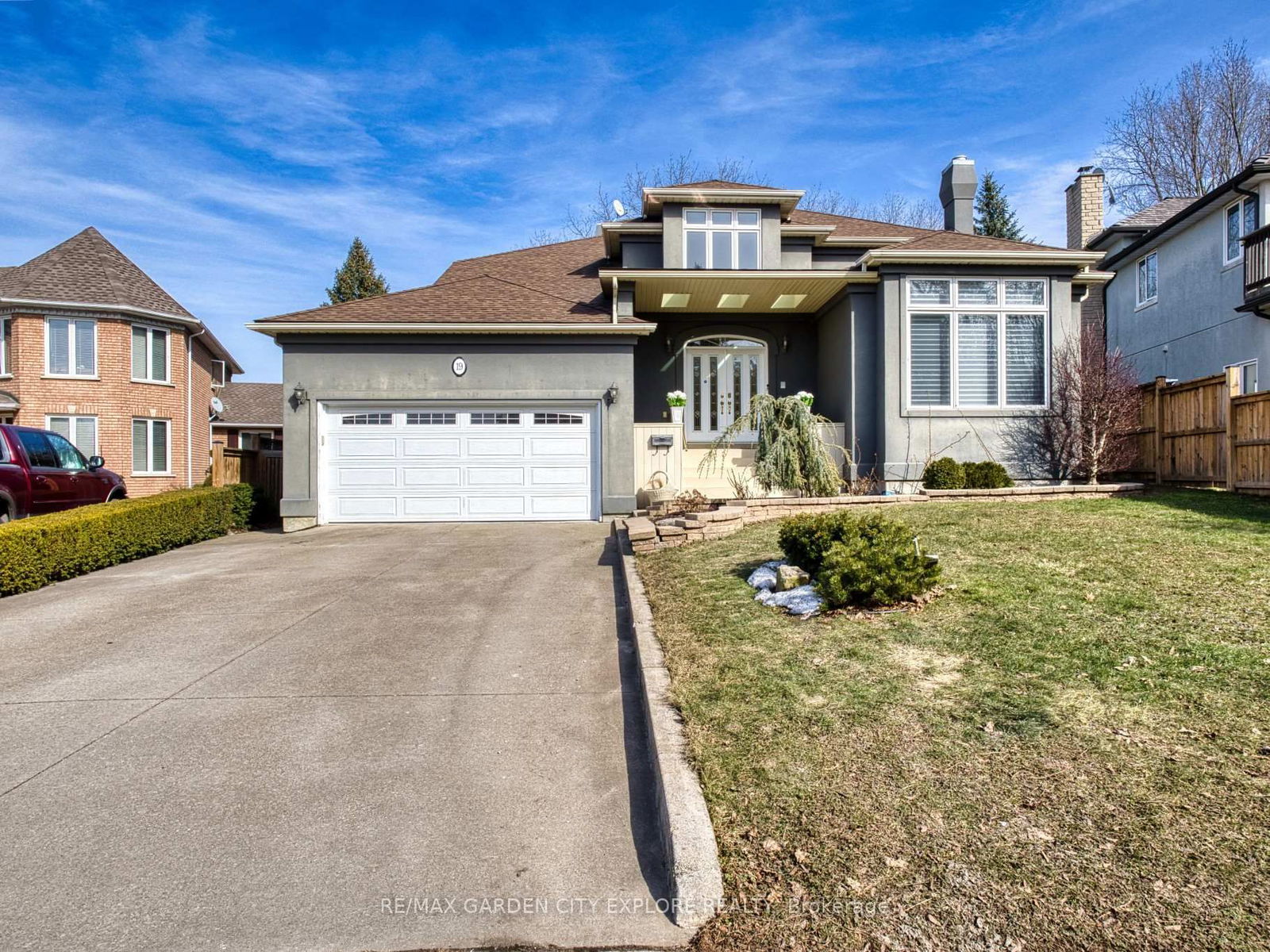 Building at 19 SOUTHGATE Circle, St. Catharines, Burleigh Hill