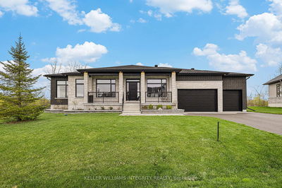 308 Autumn Meadow Way, Manotick - North Gower
