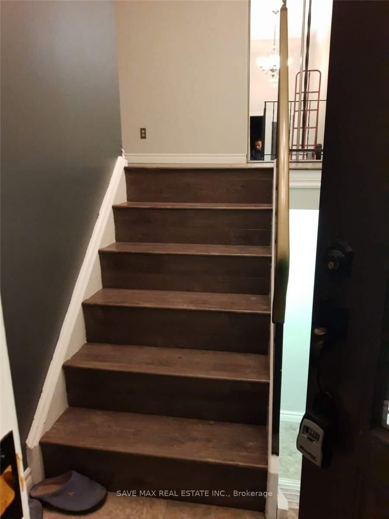 264 Laurentian Dr, Kitchener, N2E 2B6 | Image 3