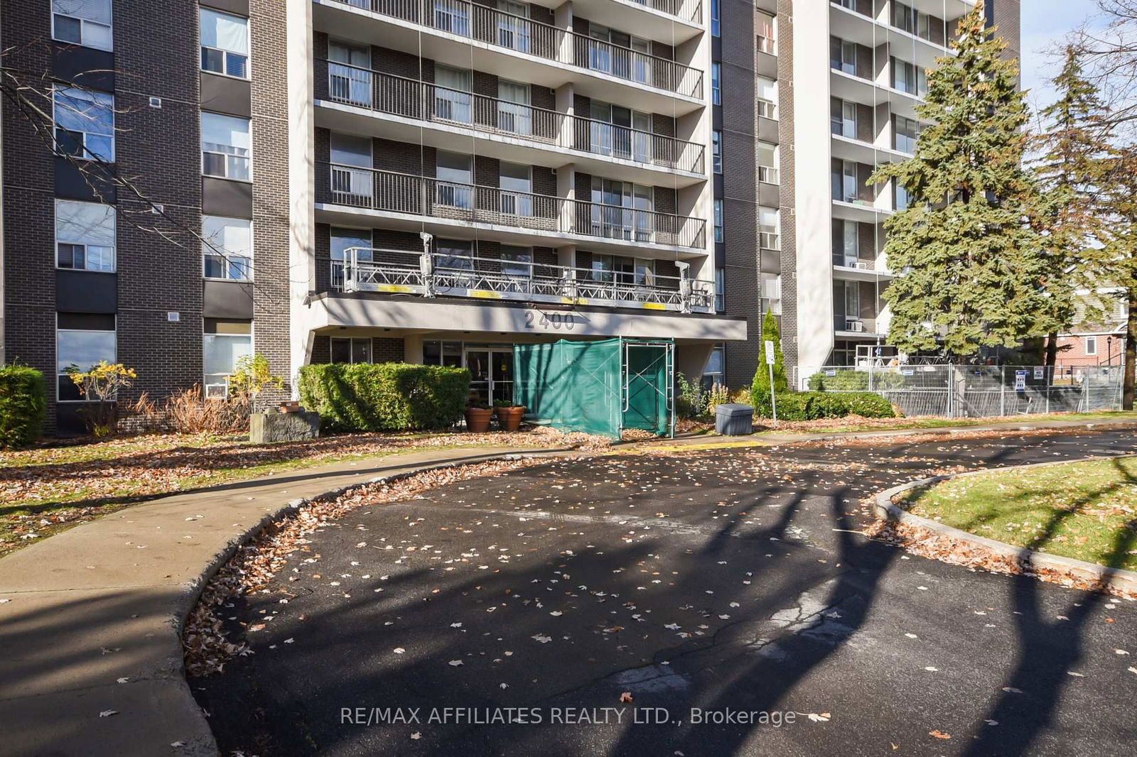 Condo for sale at 305-2400 Virginia Drive, Ottawa, Guildwood Estates - Urbandale Acres, K1H 8L3 - MLS: X12028828