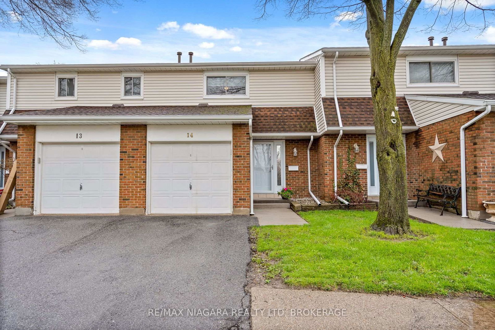 Townhouse for sale at 14-286 Cushman Road, St. Catharines, Carlton/Bunting, L2M 6S8 - MLS: X12028986