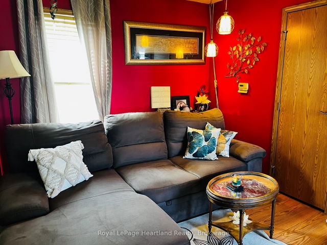 212 - 198 Springbank Drive