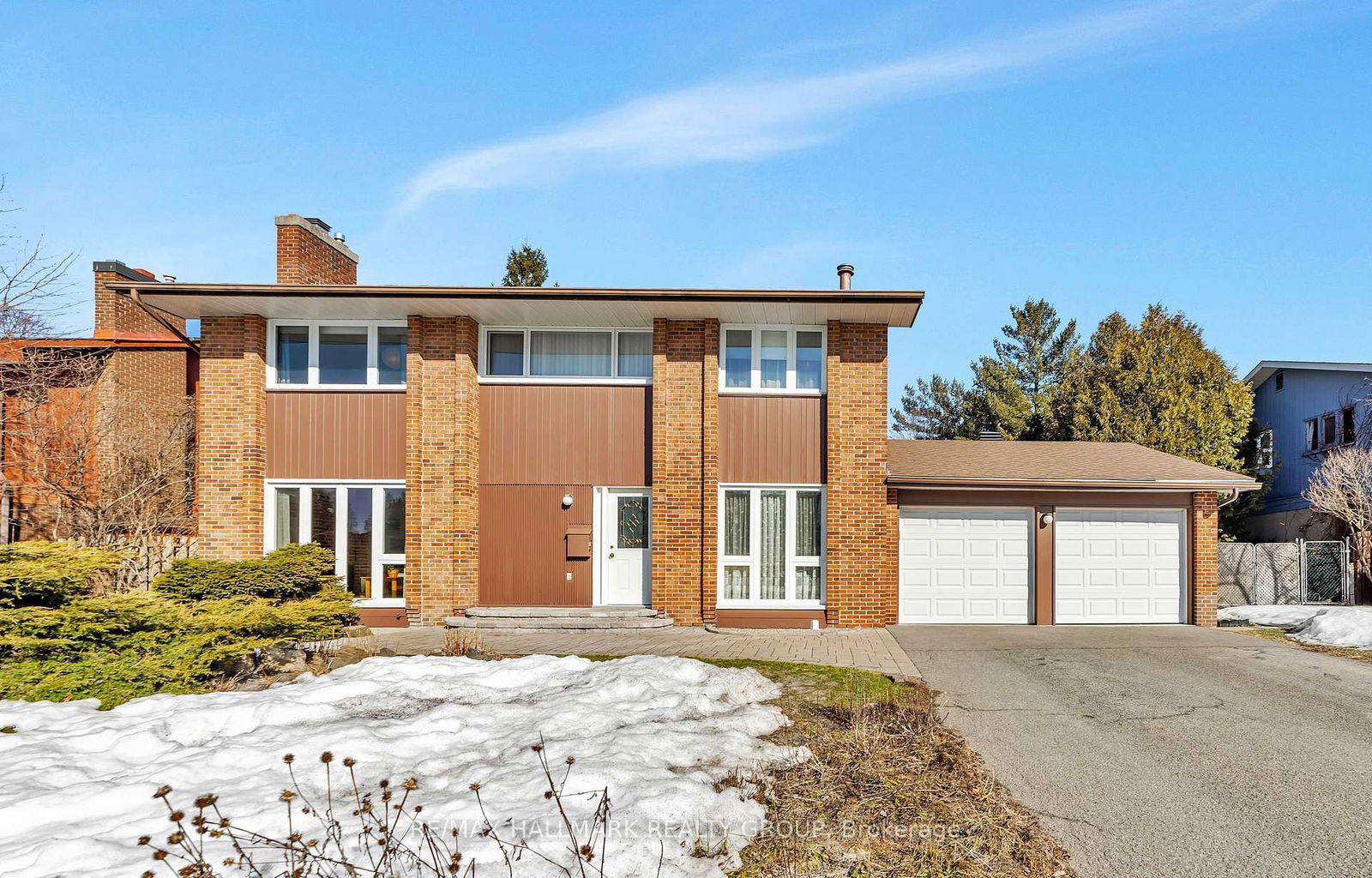 Building at 17 Selwyn Crescent, Ottawa, Kanata - Beaverbrook