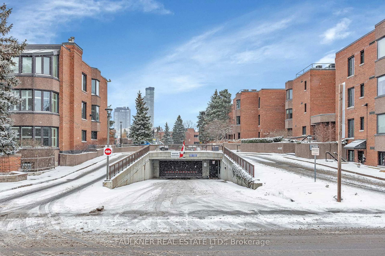 Building at 261 Botanica N/A, Ottawa, Civic Hospital