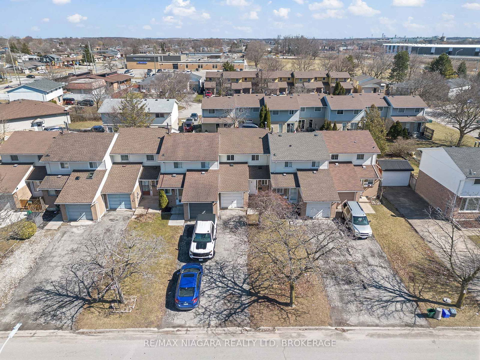 Building at 18 JULIE Drive, Thorold, Confederation Heights