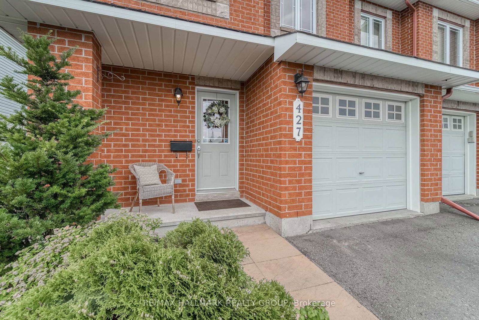 Townhouse for lease at 427 Sparkman Avenue, Ottawa, Avalon East, K4A 0J1 - MLS: X12029728