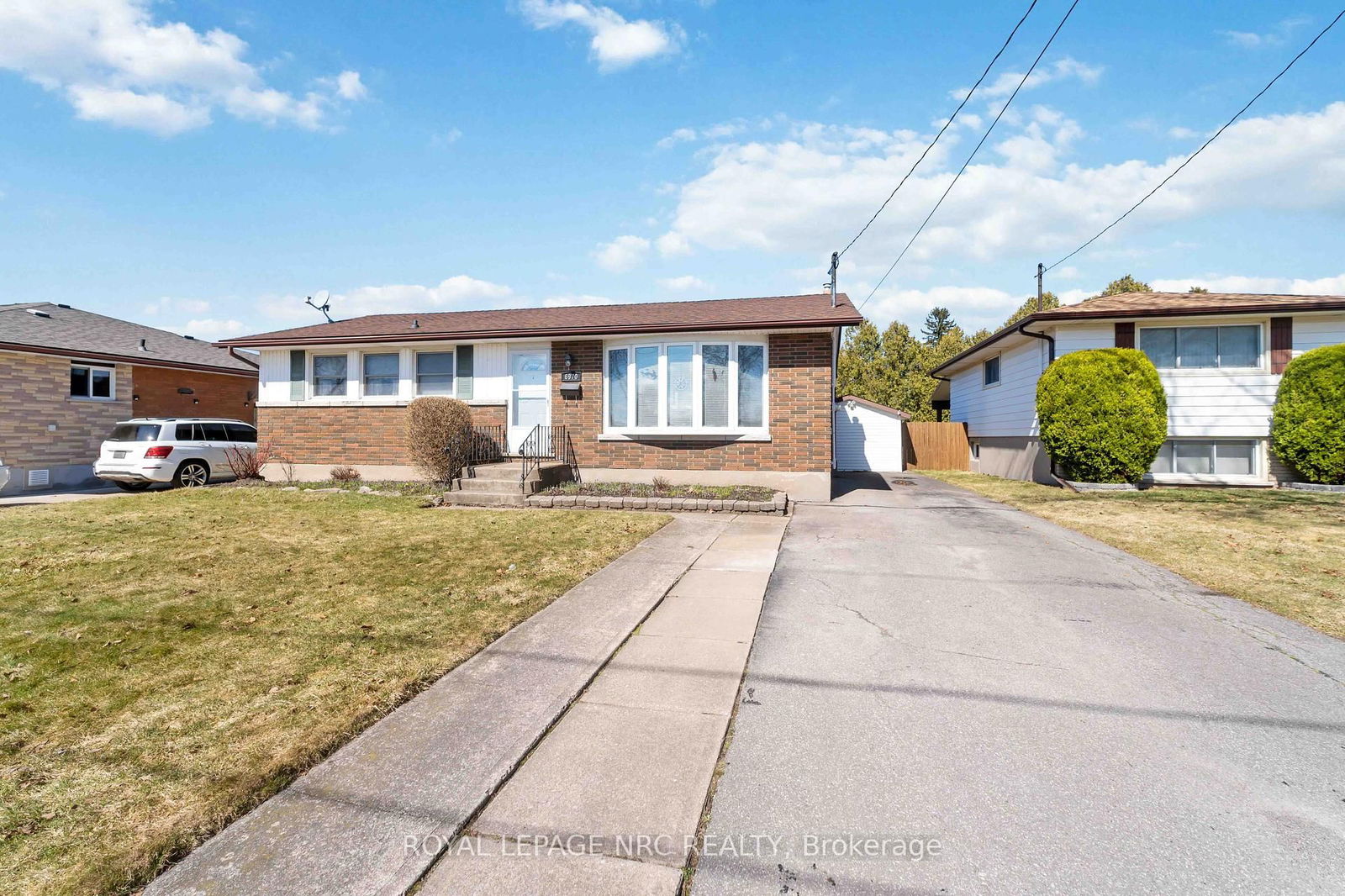 Detached House for sale at 6970 Whitman Avenue, Niagara Falls, Arad/Fallsview, L2G 5B4 - MLS: X12030016