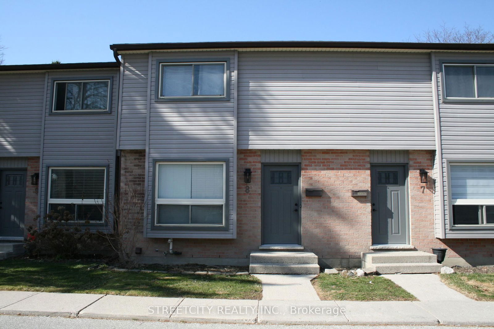 Townhouse for sale at 8-253 Taylor Street, London East, East C, N5Y 2J6 - MLS: X12030096