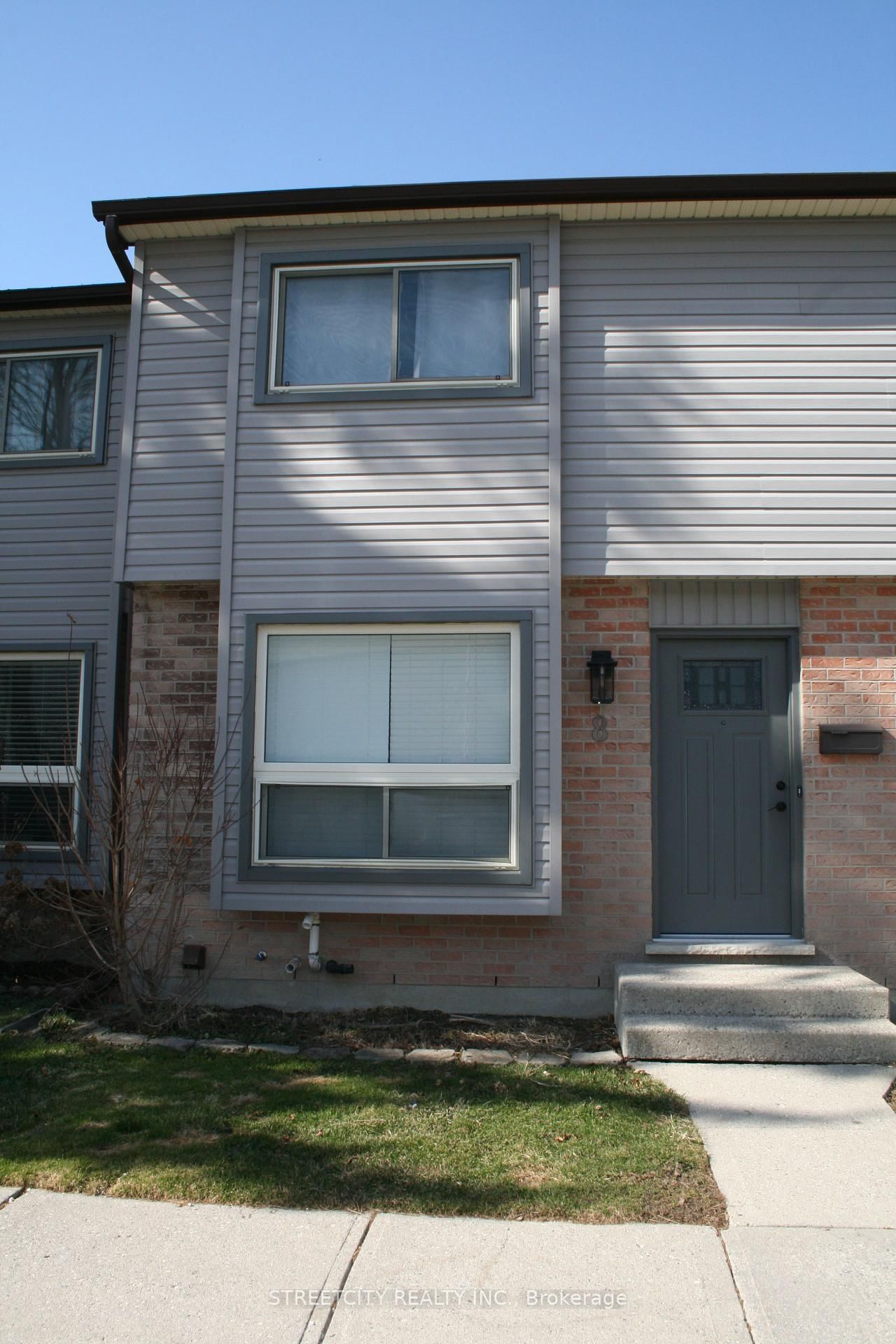 Townhouse for sale at 8-253 Taylor Street, London East, East C, N5Y 2J6 - MLS: X12030096