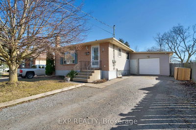 Detached House for sale at 4 Dunn Street, St. Catharines, Burleigh Hill, L2T 1P4 - MLS: X12030262