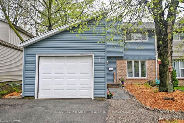 7 Ranchwood Crescent