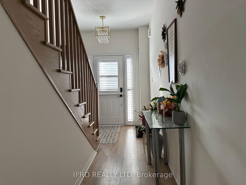 8 Whitton Dr, Brant, N3L 3E3 | Image 3