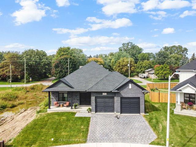 27 Spruce Crescent