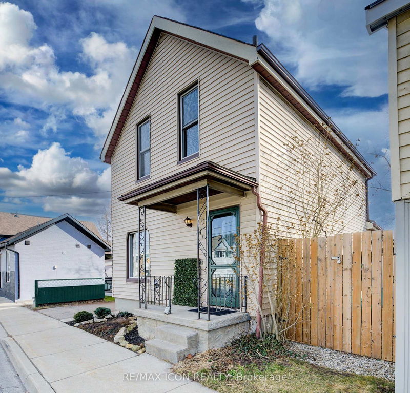 home for sale on 81 George Street N