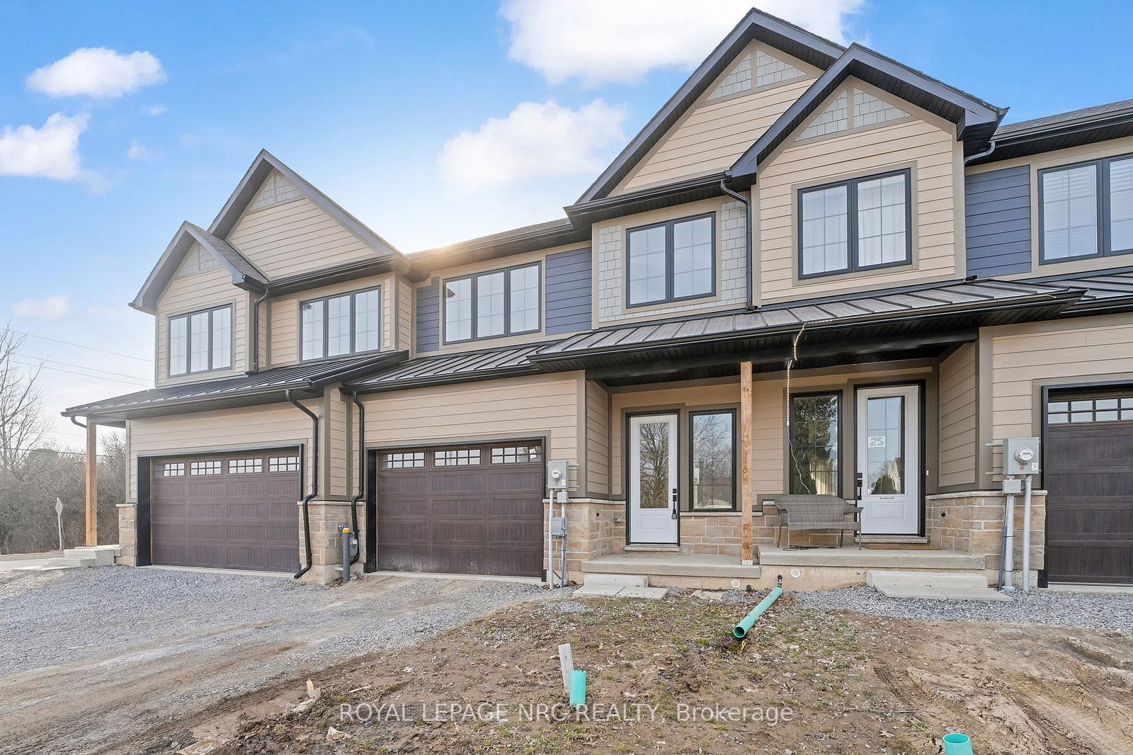 Townhouse for sale at 29 Beaverloch Drive, Thorold, Confederation Heights, L2V 0J9 - MLS: X12031211