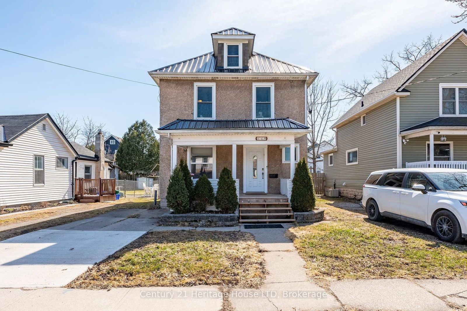 Detached House for sale at 149 Bald Street, Welland, Broadway, L3C 5C5 - MLS: X12032001