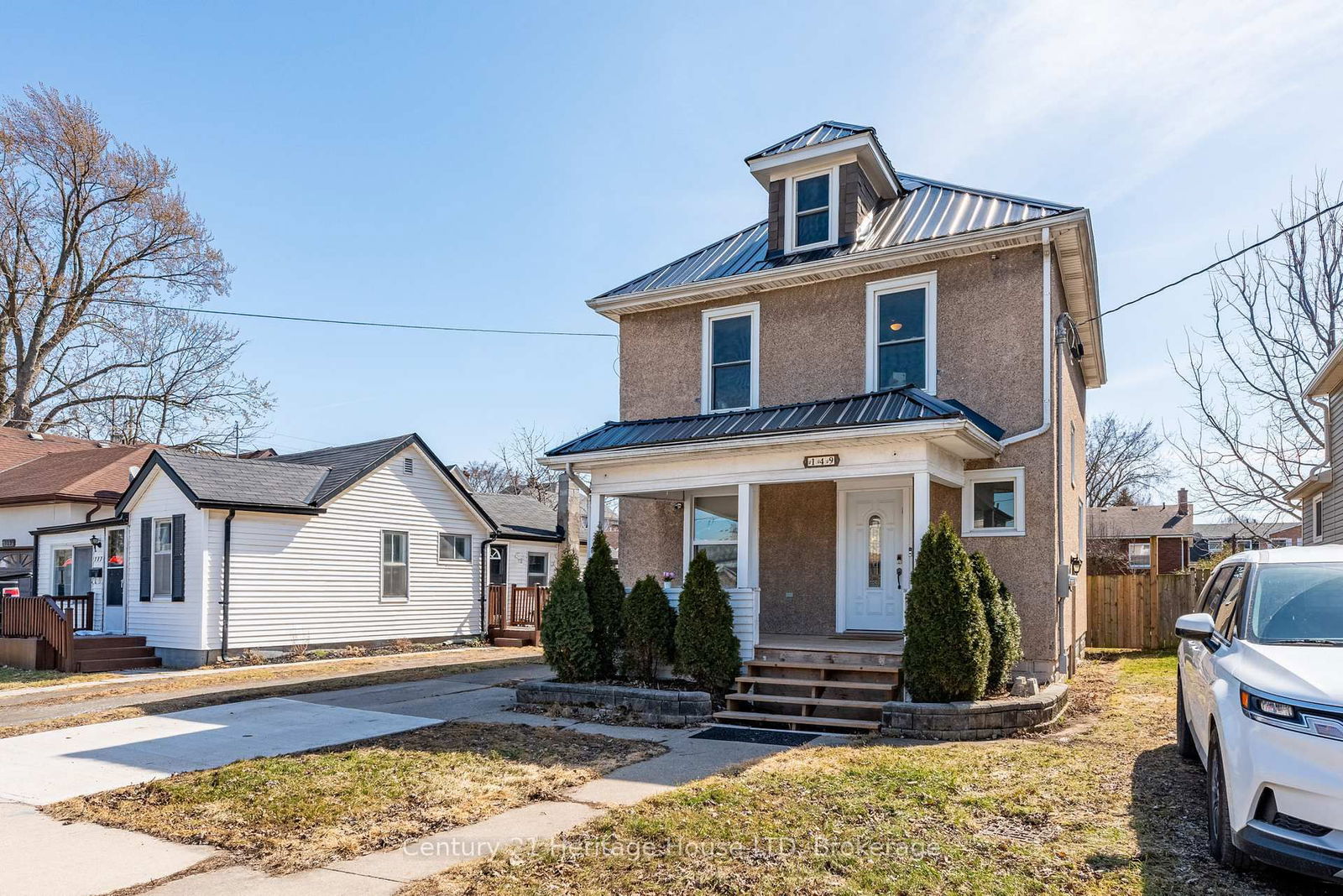 Detached House for sale at 149 Bald Street, Welland, Broadway, L3C 5C5 - MLS: X12032001