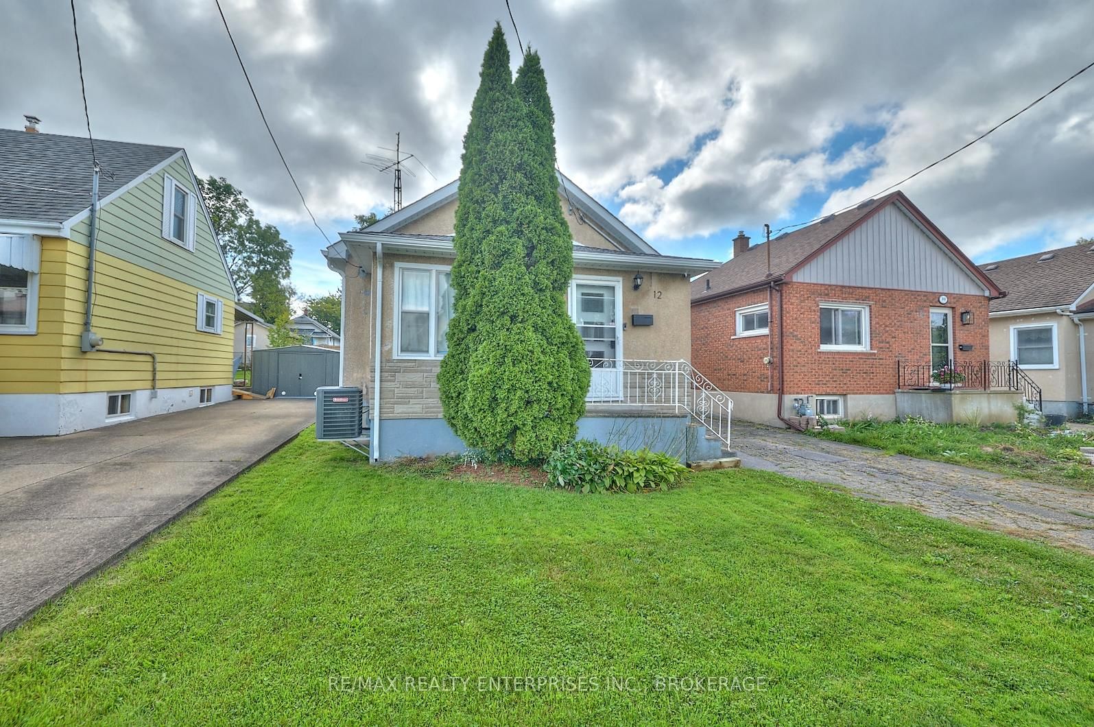 Building at 12 Fairburn Avenue, St. Catharines, Burleigh Hill