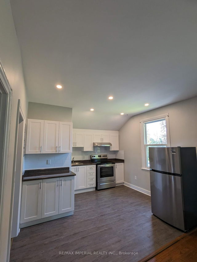 Upper - 2 HURON Street