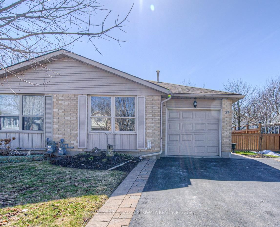 Semi-Detached House sold at 37 Sandalwood Drive, Cambridge, N1P 1A9 - MLS: X12032996