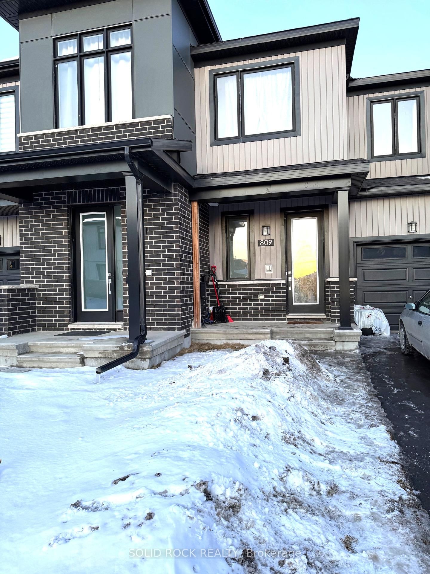 Townhouse for sale at 809 Cerulean Way, Ottawa, Chapel Hill South - Orleans Village, K1W 0S7 - MLS: X12033138