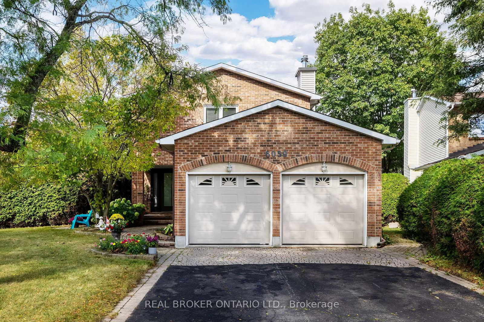 Detached House sold at 6059 Meadowglen Drive, Ottawa, Chapel Hill, K1C 5S4 - MLS: X12033402