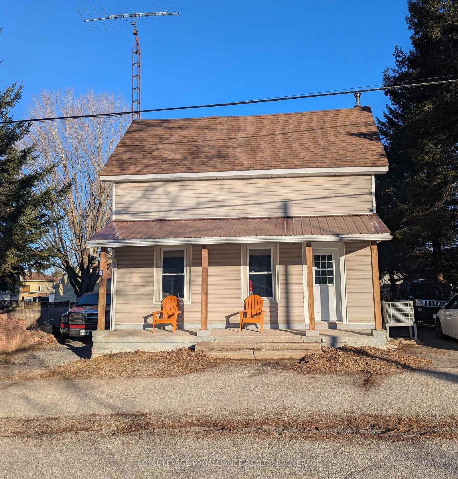 Building at 8 Halladay Street, Rideau Lakes, Rideau Lakes (South Crosby) Twp