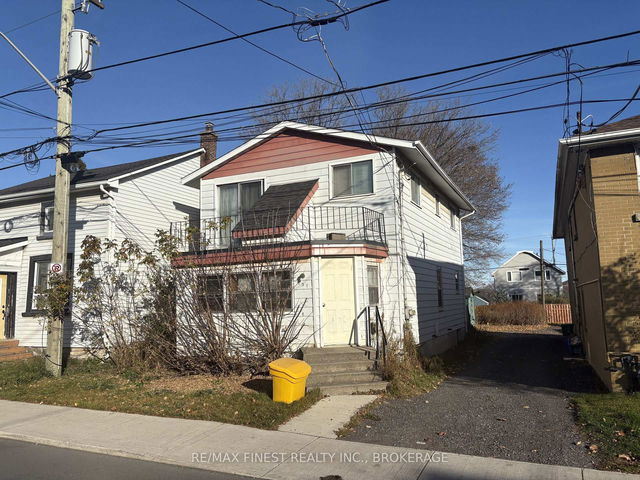631 Victoria Street