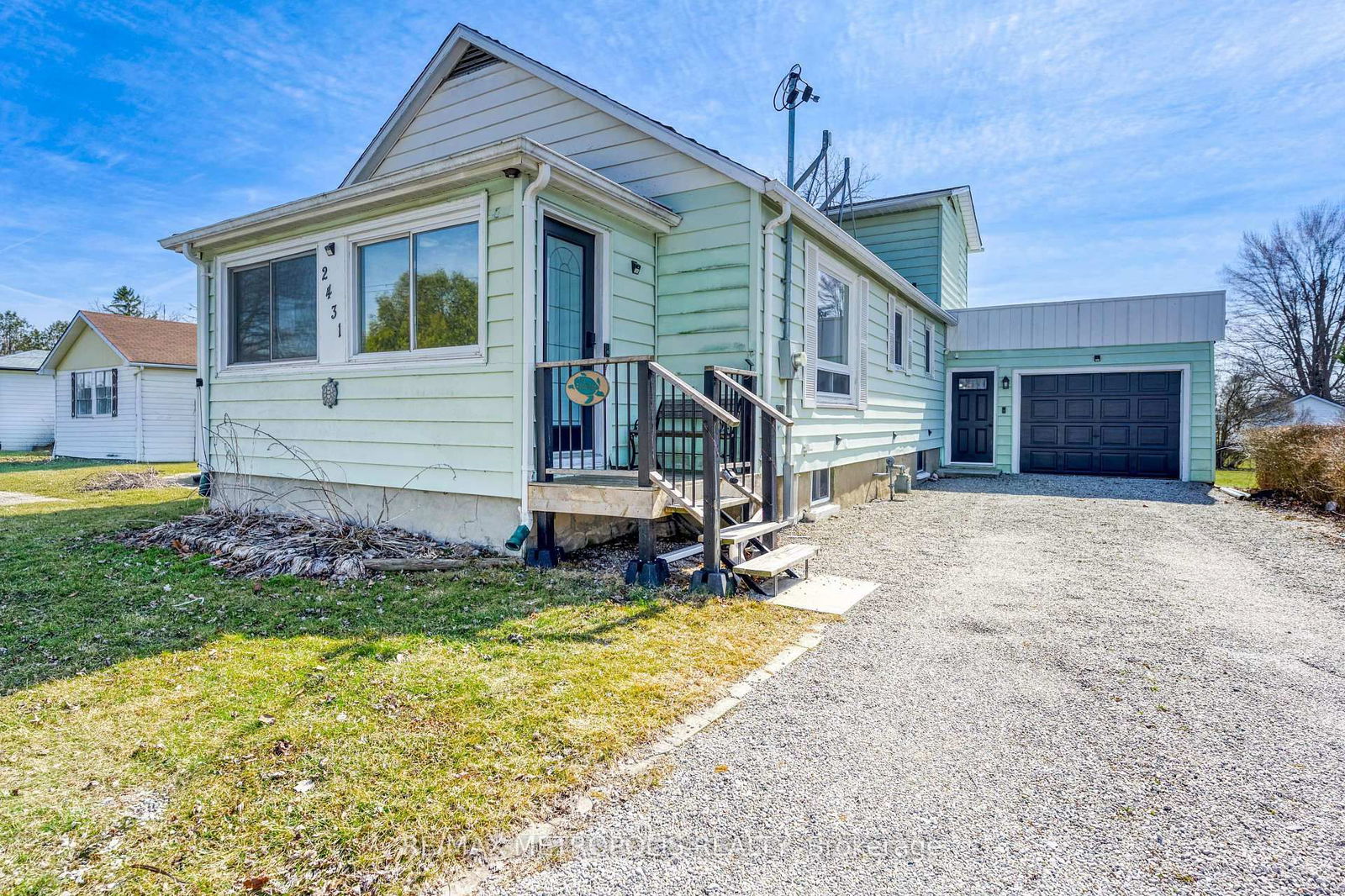 Detached House sold at 2431 Boswell Street, St. Clair, St. Clair, N0N 1B0 - MLS: X12034666