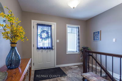 35 Glenview Cres, Belleville - Belleville Ward image-0-3