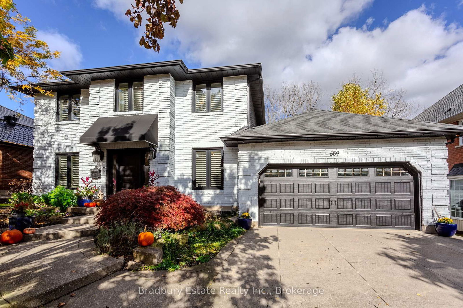 Detached House sold at 659 Deervalley Road, Hamilton, Ancaster, L9G 4C9 - MLS: X12034968