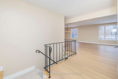 1245 Fairway Dr, Manotick - Manotick South to Roger Stevens image-0-3