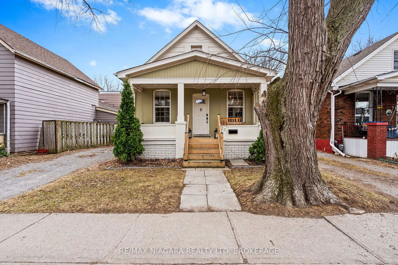 Detached House for sale at 72 BEECH Street, St. Catharines, Downtown, L2R 2B7 - MLS: X12035011