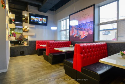 1682 Dundas Street — more photos
