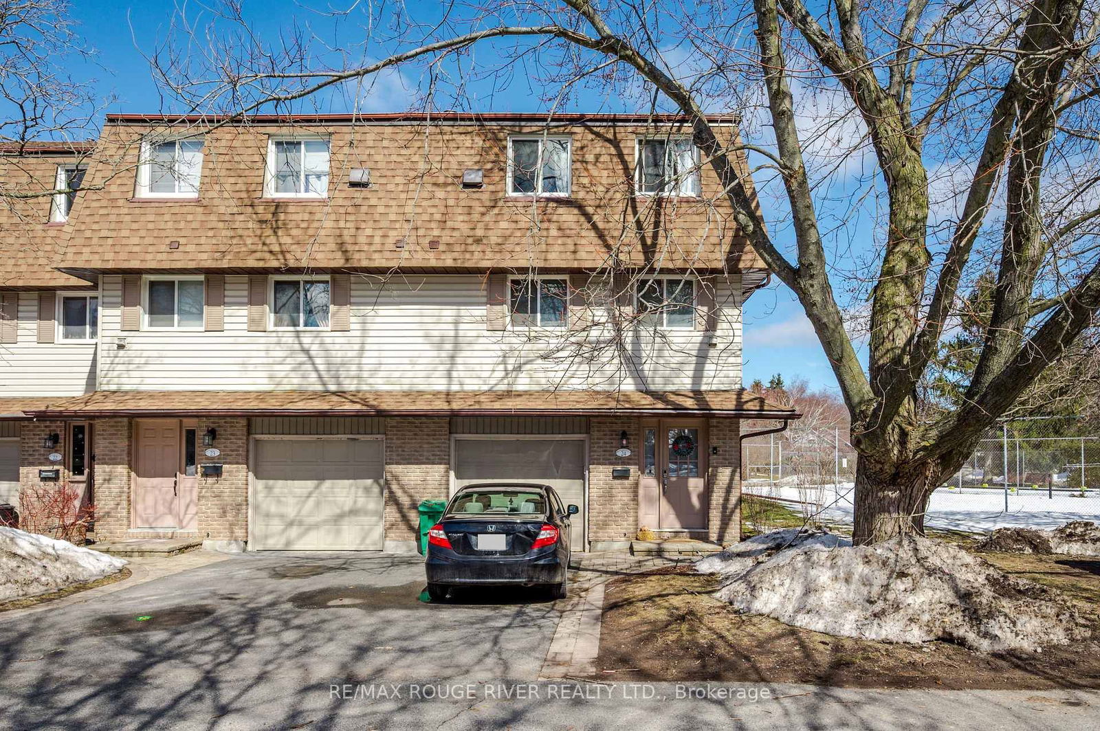 Townhouse for sale at 24-30 Champlain Crescent, Peterborough North, 1 University Heights, K9L 1T1 - MLS: X12035768