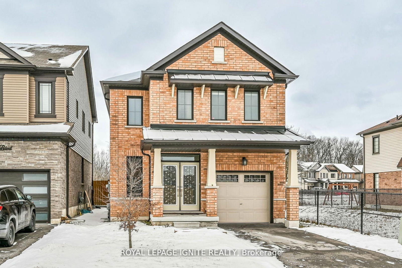 Detached House for sale at 20 Queen Mary Boulevard, Hamilton, Stoney Creek Mountain, L8J 0M4 - MLS: X12035873