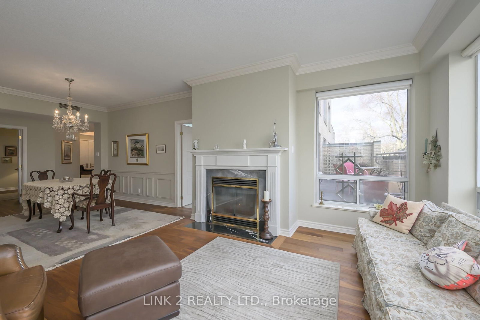 Listing Image 7