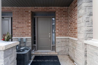 7 RIDGESIDE Lane, Hamilton - Waterdown image-0-4
