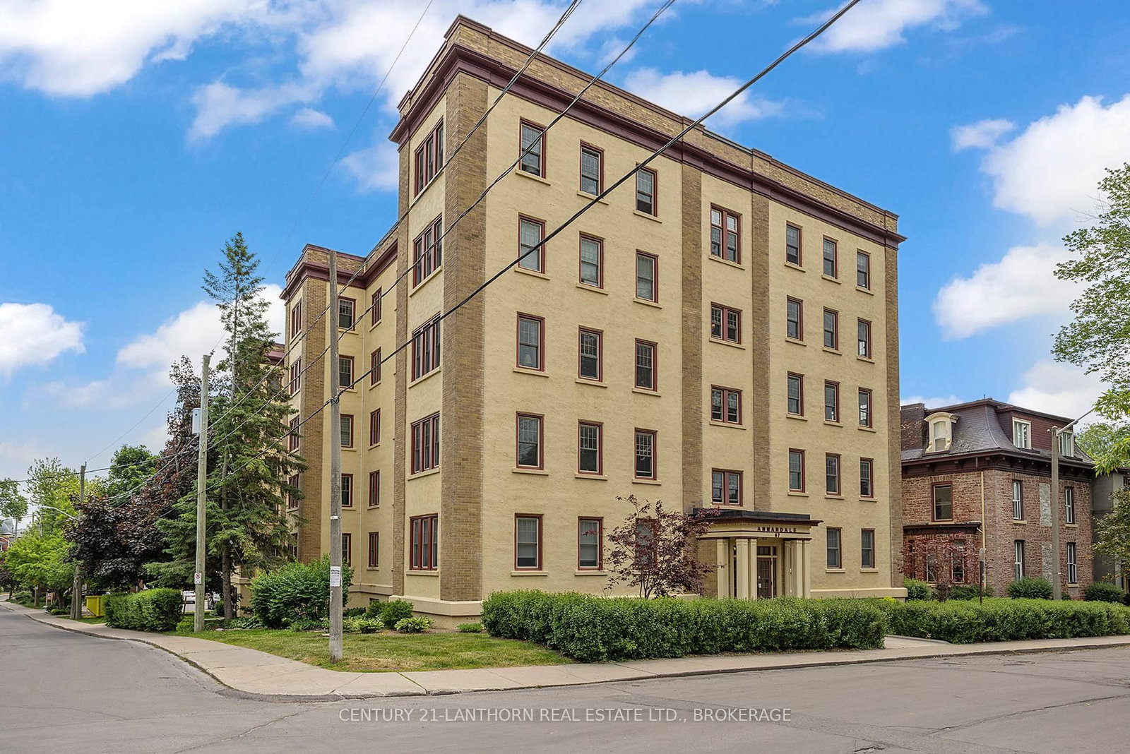 Listing Image 4