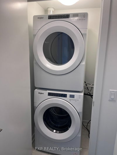 Unit 906 — 55 DUKE St, Kitchener -  image-0-2