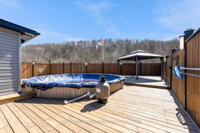 27 Alba St, Hamilton - Stoney Creek image-0-2