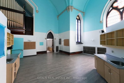 126 Wellington Street — more photos
