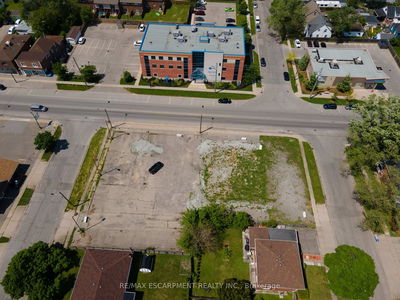 811 East Main St, Welland - Welland Downtown image-0-2