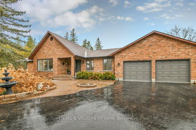 102 Delaney Dr, Carp - Huntley Ward (South West) image-0-2