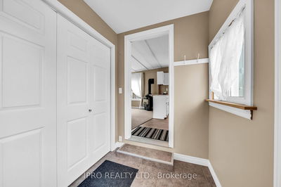 137 Maple Cres, Hamilton - Rural Flamborough image-0-1