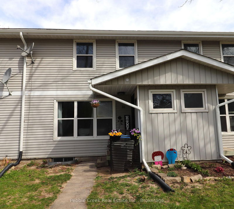 32 St Charles Pl, Huron East - Vanastra image-0-0