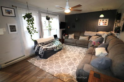 32 St Charles Pl, Huron East - Vanastra image-0-3