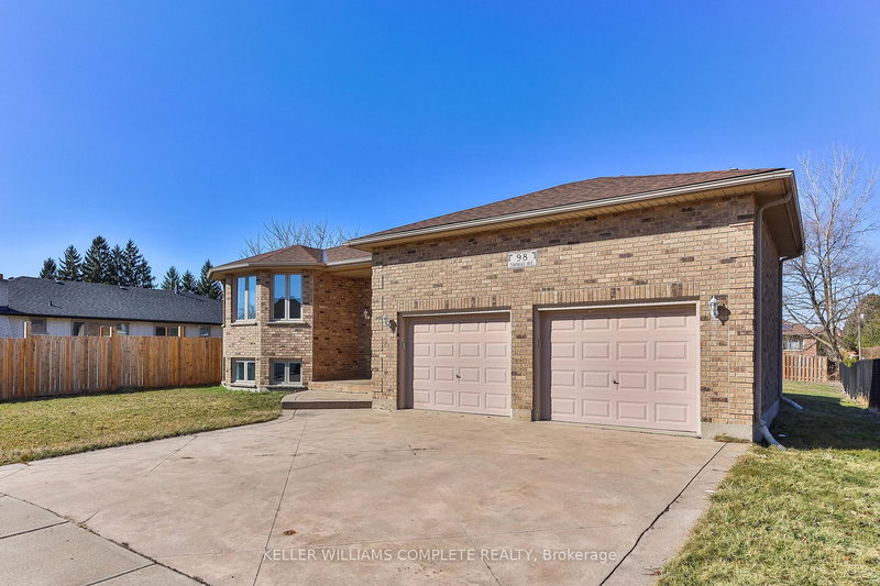 98 THOMAS Ave, Brantford, N3S 7V4 | Image 2